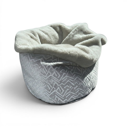 Hundebett Hideaway Cave Ornament